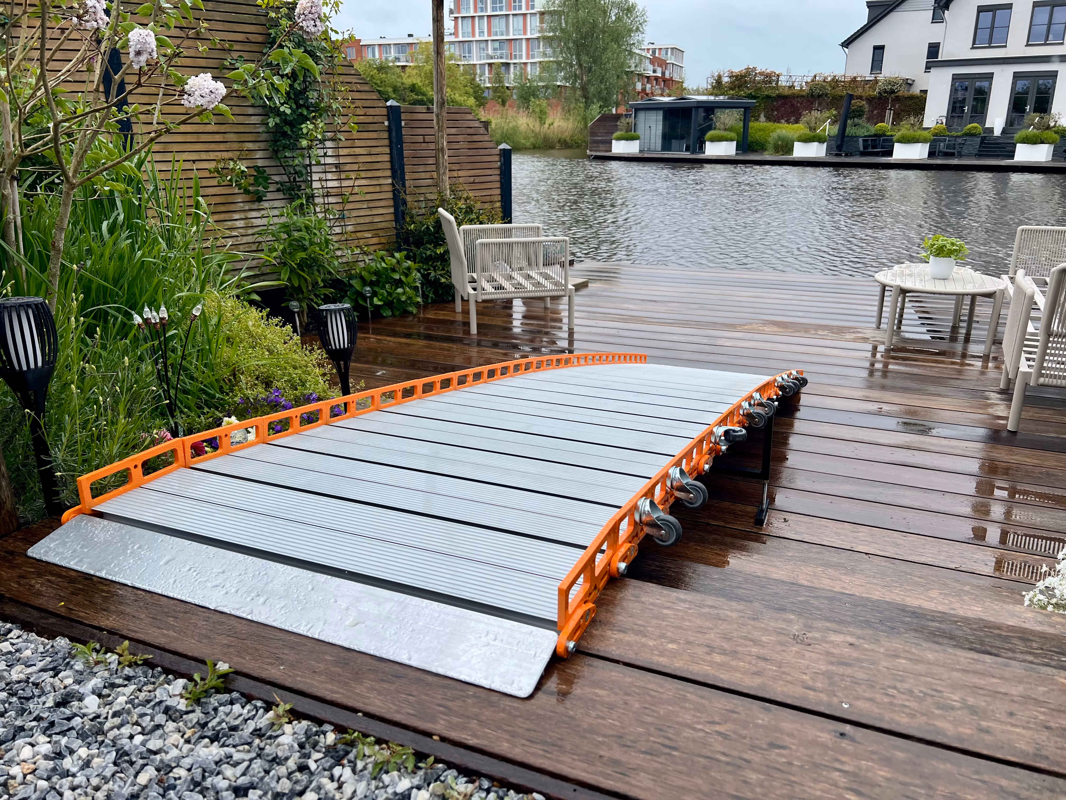 MIOR ROLL rampe 4 marches jardin gros plan — profilé aluminium antidérapant usage extérieur